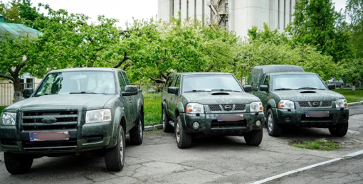 Від Полтавщини військовим передали три автівки, аптечки та турнікети