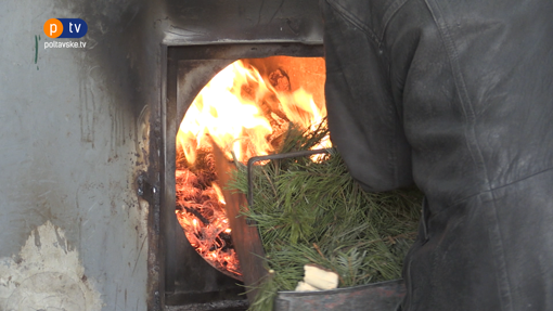 У Полтаві опалюють приміщення новорічними ялинками