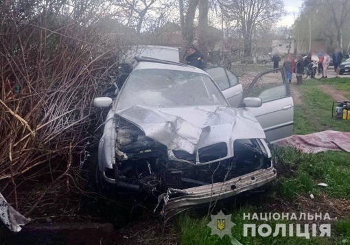 Смертельне ДТП на Полтавщині: водій легковика в’їхав в електроопору