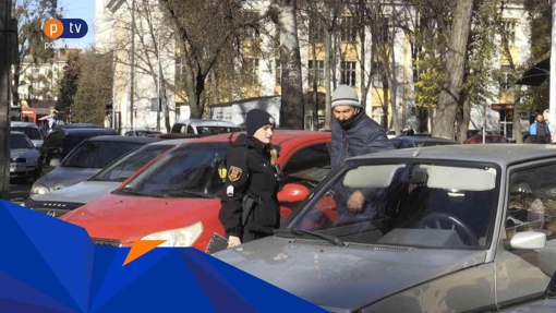 У Полтаві поліціянти евакуюють неправильно припарковані автівки