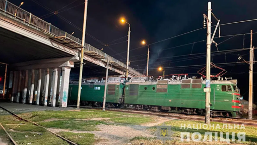 Жінкою, яку біля Київського вокзалу збив локомотив, виявилася 39-річна полтавка