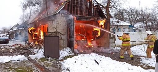 На Полтавщині згоріли гараж і легковик