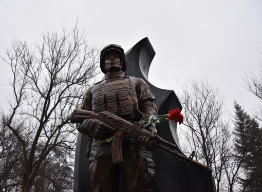 На Полтавщині відкрили пам’ятний знак захисникам України