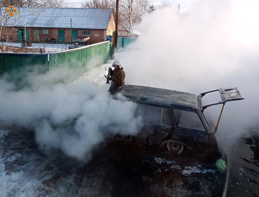 На Полтавщині рятувальники ліквідували пожежу в автомобілі