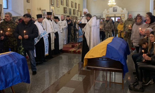 У Полтаві попрощалися із трьома воїнами, які полягли на Донеччині та Харківщині