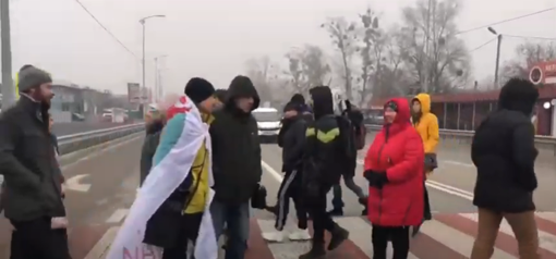 У Полтаві протестувальники перекривали трасу Київ – Харків. ВІДЕО