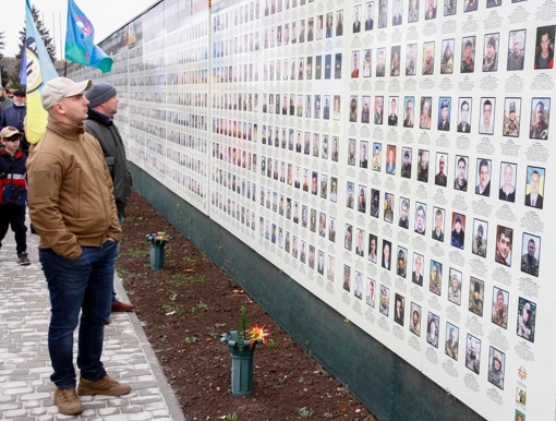 У Полтаві відкрили нову експозицію Стіни пам’яті полеглих за Україну