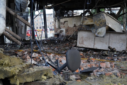 Ракетний удар по ТЦ у Кременчуці: під завалами знайшли 28 фрагментів тіл