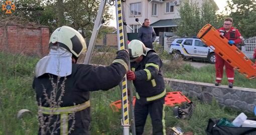 На Полтавщині жінка впала у колодязь без води