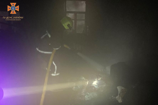 На Полтавщині горів будинок: 56-річний чоловік загинув, 82-річна жінка отруїлася продуктами горіння
