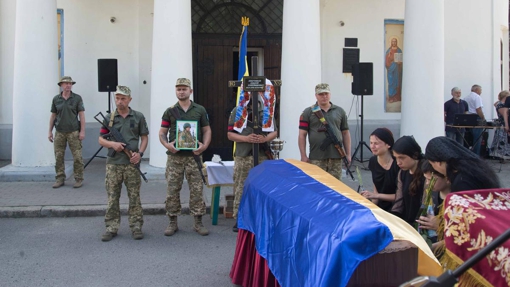 У Полтаві попрощалися із загиблим старшим лейтенантом Андрієм Мартиновим