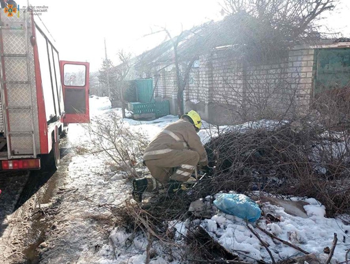 На Полтавщині жінка, рятуючи кота, впала у каналізацію