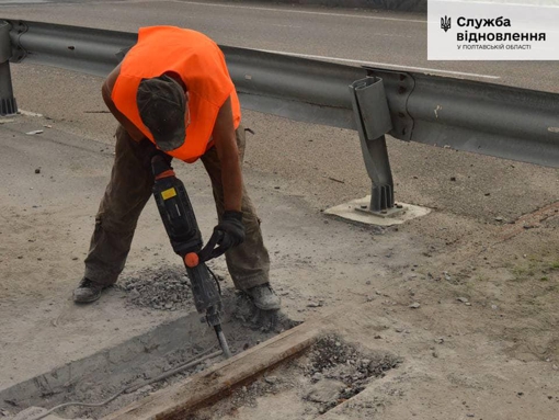 На Полтавщині ремонтують шляхопровід на трасі Київ – Харків