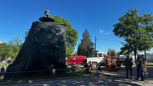 У Полтаві демонтували пам’ятник Петру I