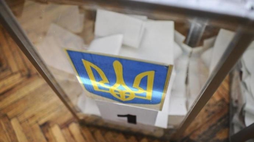 На Полтавщині засудили членкиню виборчої комісії, яка видала одній людині два комплекти бюлетенів