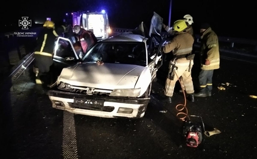 На Полтавщині рятувальники деблокували водія з понівеченого внаслідок аварії автомобіля