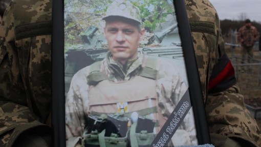 У Полтавській області попрощалися з полеглим 37-річним воїном Віталієм Юмашевим
