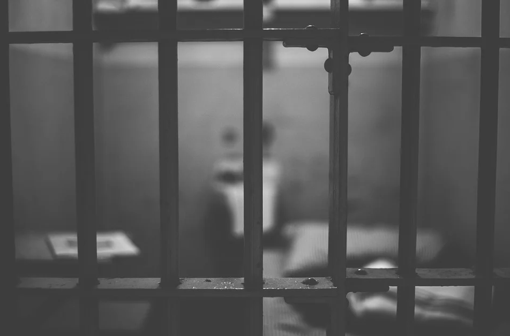 На Полтавщині засудили чоловіка, який пограбував 13-річну дівчину та скоїв сексуальне насильство стосовно неї