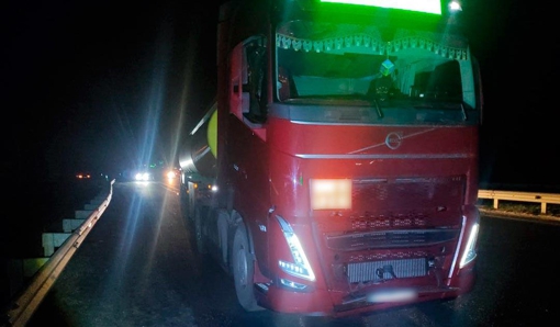 На трасі Київ – Харків вантажівка на смерть збила жінку