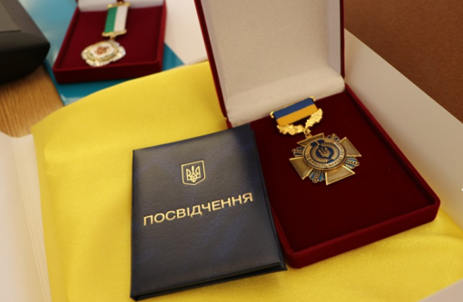 У Полтаві родинам загиблих військових передали нагороди