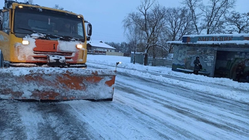 У Полтавській області дороги розчищають від снігу 178 одиниць техніки