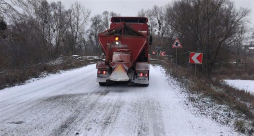 Снігопад на Полтавщині: дороги розчищали 160 одиниць техніки