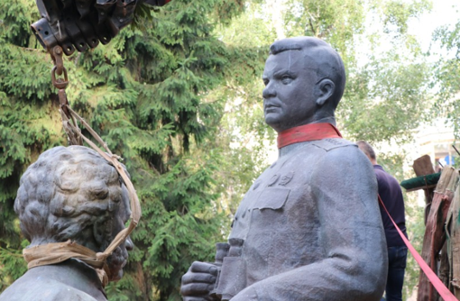 Демонтовані пам'ятники Пушкіну та Ватутіну відправлять до музею на Сумщині