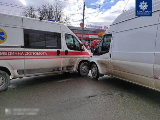 У Полтаві сталася аварія за участі автомобіля швидкої медичної допомоги