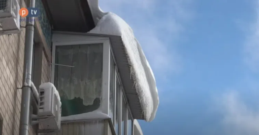 У Полтаві оголосили майже мільйонний тендер на послуги з очищення дахів будинків від льоду та снігу