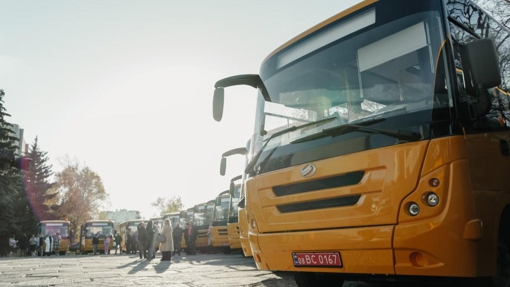 До Полтавщини доставили ще 13 шкільних автобусів