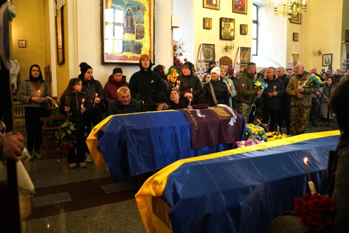 У Полтаві попрощалися із військовими Володимиром Каренгіним та Олегом Ліщинським