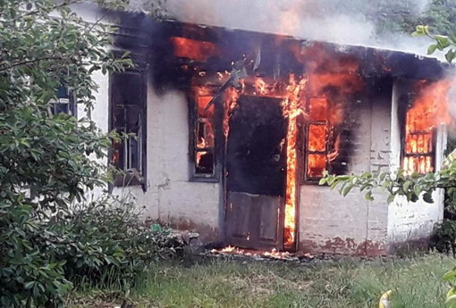 На Полтавщині, ймовірно, через необережне поводження з вогнем під час куріння сталася пожежа у будинку