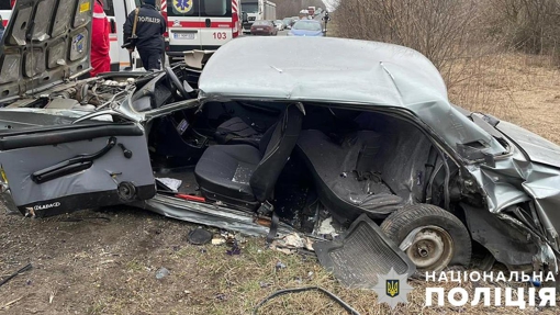 У Полтавській області зіткнулися легковик та службовий автомобіль: постраждали троє поліціянтів