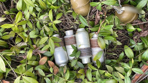 У Миргородському районі на цвинтарі чоловік знайшов гранати
