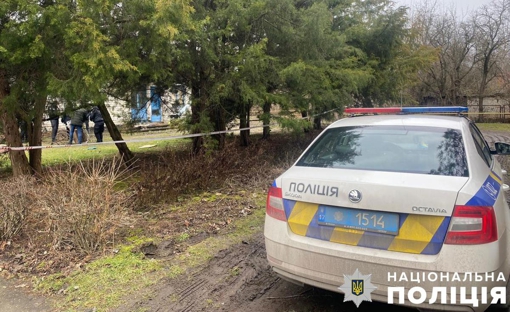 На Полтавщині біля школи чоловіка побили до смерті