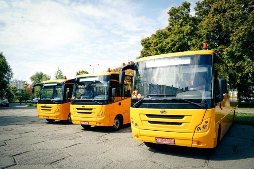 До Полтавщини доставили ще три шкільні автобуси