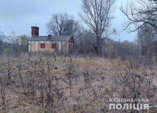 На Полтавщині за невідомих обставин загинула жінка: на місці події працює поліція