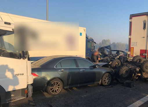 На Полтавщині зіткнулися шість автомобілів : поранено двох людей