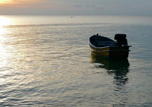 На Полтавщині рибалка випав із човна: тривають пошуки