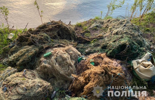На водоймах Полтавщини правоохоронці виявили заборонені знаряддя для вилову риби