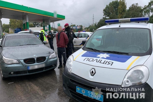 На Полтавщині затримали чоловіка, який у Полтаві поблизу зупинки громадського транспорту влаштував стрілянину