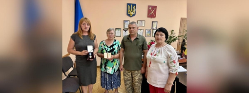 На Полтавщині родини полеглих воїнів отримали їх ордени "За мужність"