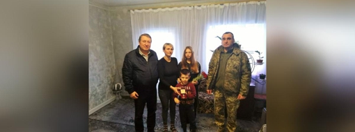 На Полтавщині дружині загиблого солдата Миколи Рибалка вручили його державну нагороду