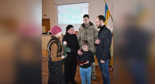 У Полтавській області родині загиблого сержанта Олега Слєсаренка передали його орден