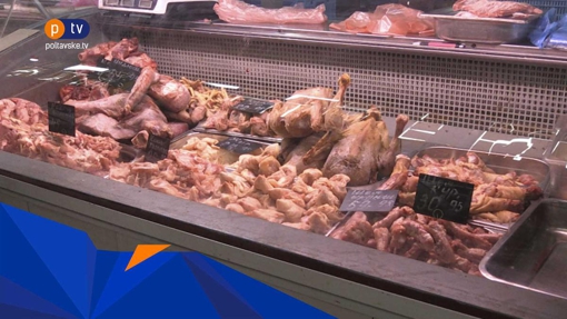 У Полтаві продають курятину з ушкодженнями, а м'ясо розморожують на брудних прилавках