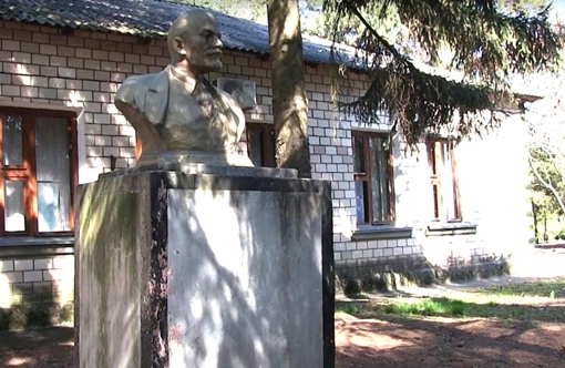На Полтавщині демонтували останній пам’ятник Леніну