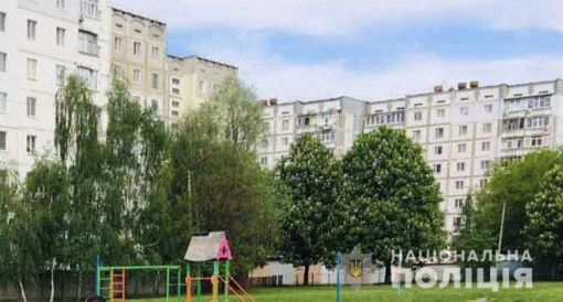 На Полтавщині чотирирічна дитина випала з вікна багатоповерхівки