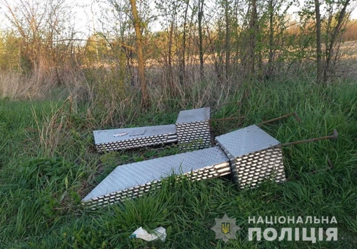 У Полтавській області викрили двох осіб, які пошкодили дев'ять могил