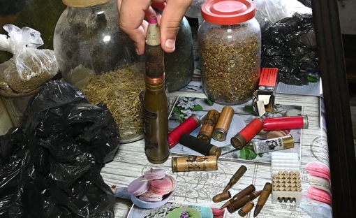 У Полтавській області у чоловіка вилучили наркотики, зброю та боєприпаси