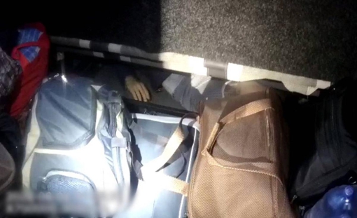 Чоловік ховався в багажнику авто аби незаконно виїхати з України